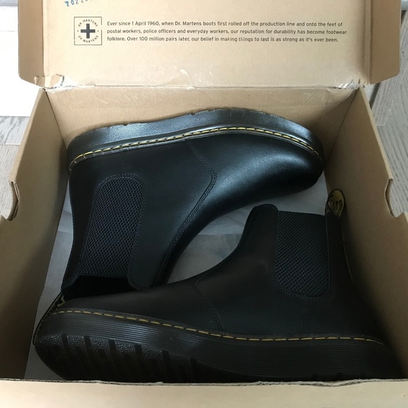 Dr. Martens Unisex Leather Chelsea Boot Black M7 / W8 - Picture 5 of 11